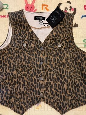 Leopard Print Button-Front Vest in Brown